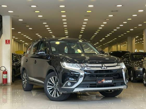 MITSUBISHI OUTLANDER 3.0 GT 4X4 V6 24V GASOLINA 4P AUTOMÁTICO MITSUBISHI OUTLANDER 3.0 GT 4X4 V6 24V GASOLINA 4P AUTOMÁTICO